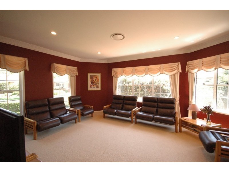 1 Purnawilla Court, Middle Ridge QLD 4350