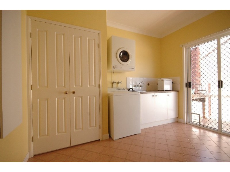 1 Purnawilla Court, Middle Ridge QLD 4350