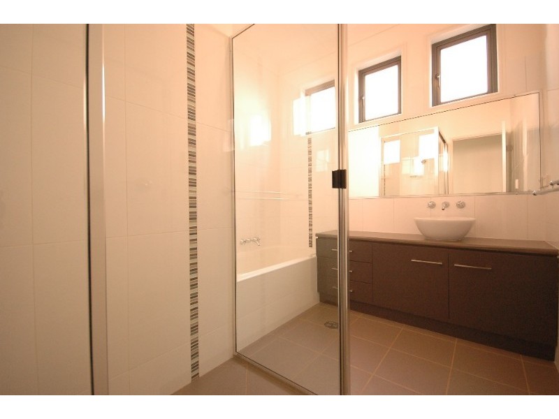 2/11 Susie Court, Highfields QLD 4352