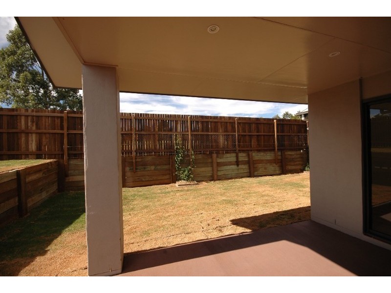 2/11 Susie Court, Highfields QLD 4352