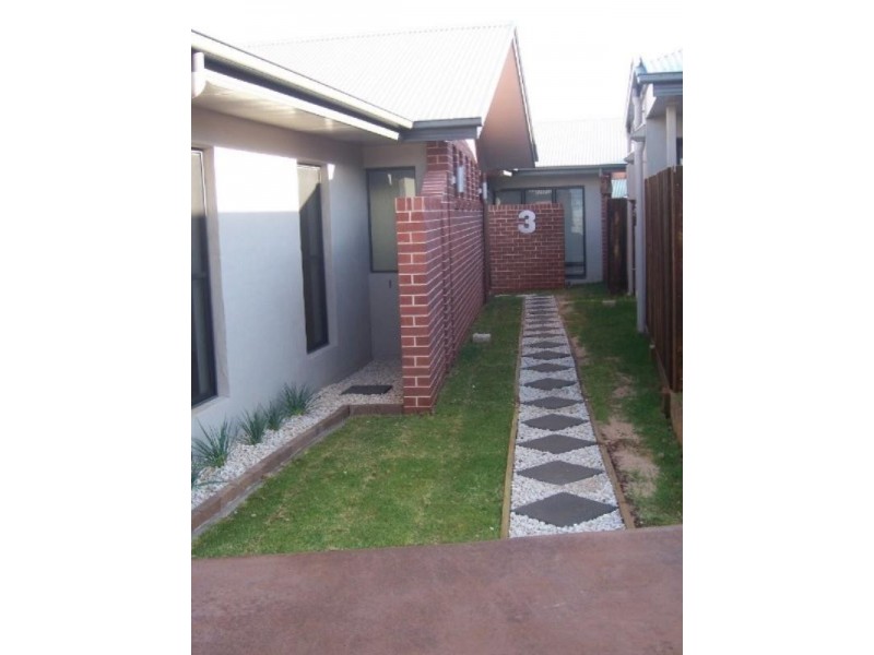 3/11 Susie Court, Highfields QLD 4352