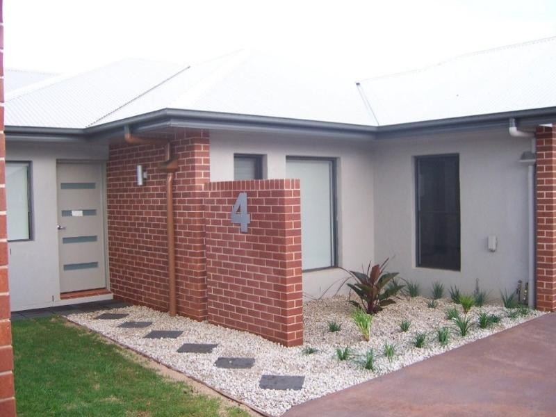 4/11 Susie Court, Highfields QLD 4352