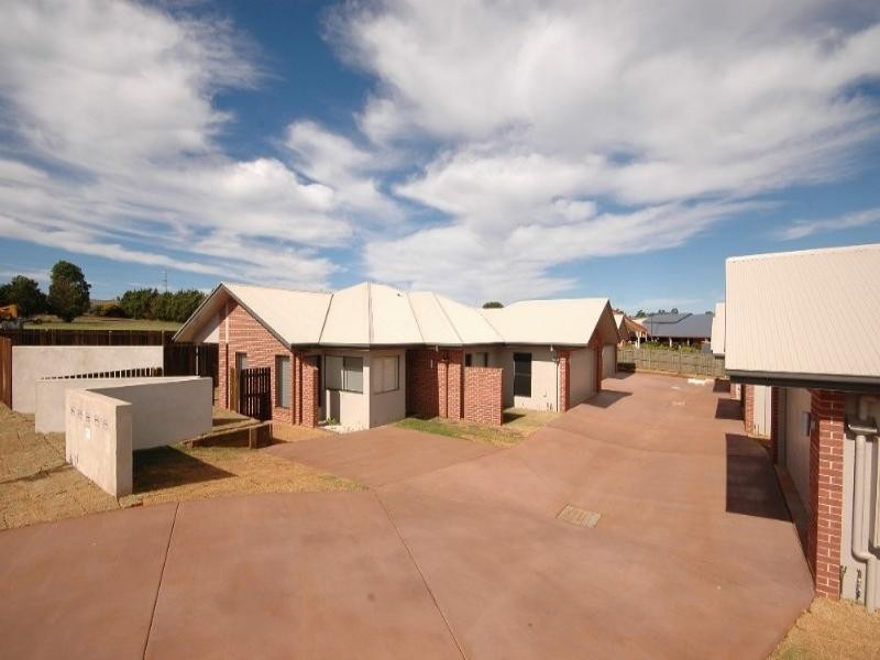 4/11 Susie Court, Highfields QLD 4352