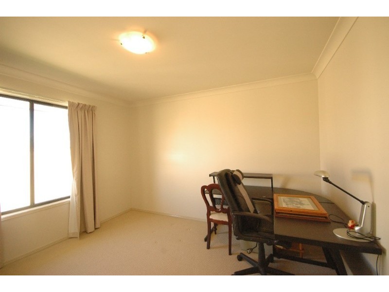 10 Schaefer Court, Westbrook QLD 4350