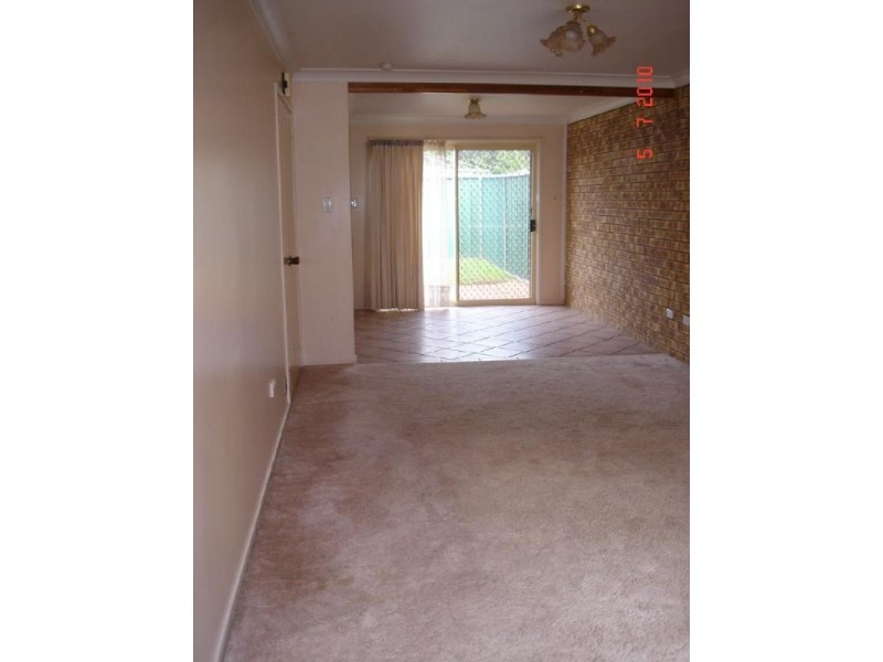 2/355 Tor Street, Newtown QLD 4350