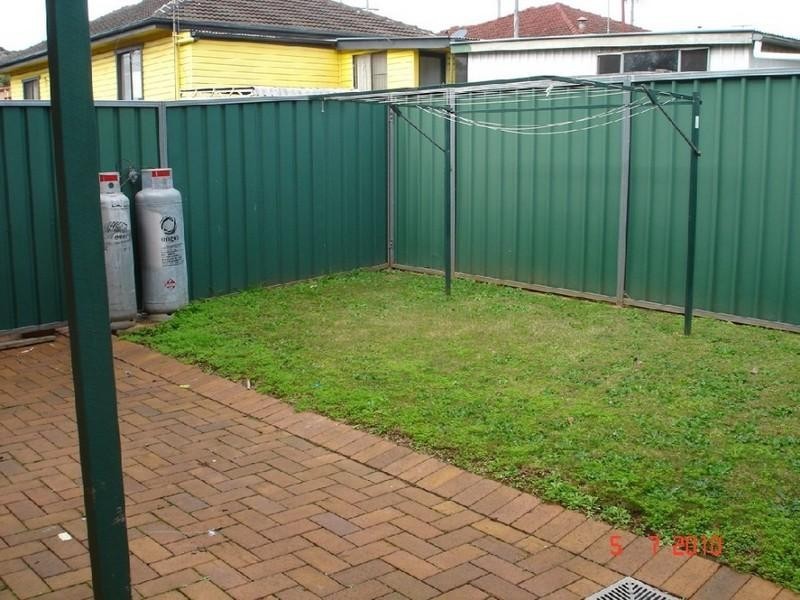 2/355 Tor Street, Newtown QLD 4350