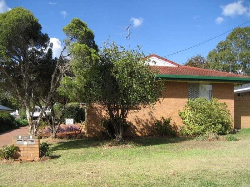 1 & 2/16 Kirklees Street, Newtown QLD 4350