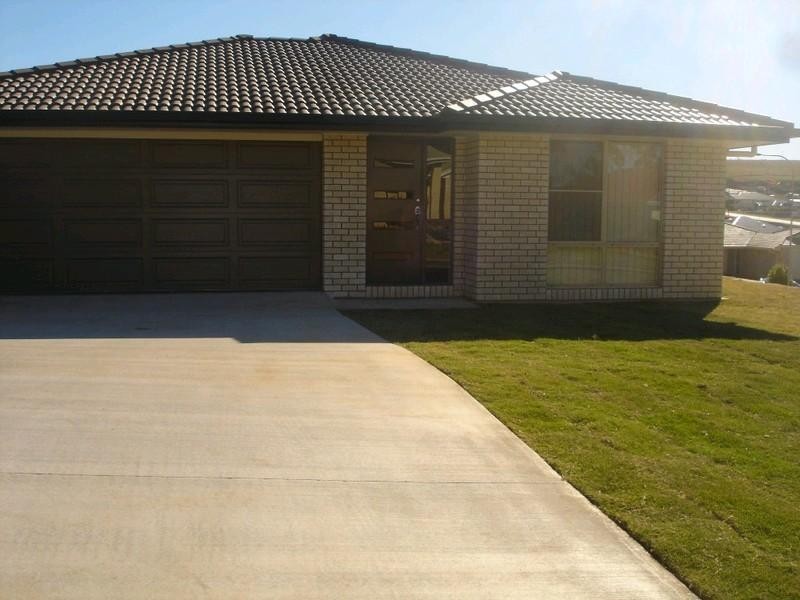 27 Willowburn Drive, Rockville QLD 4350