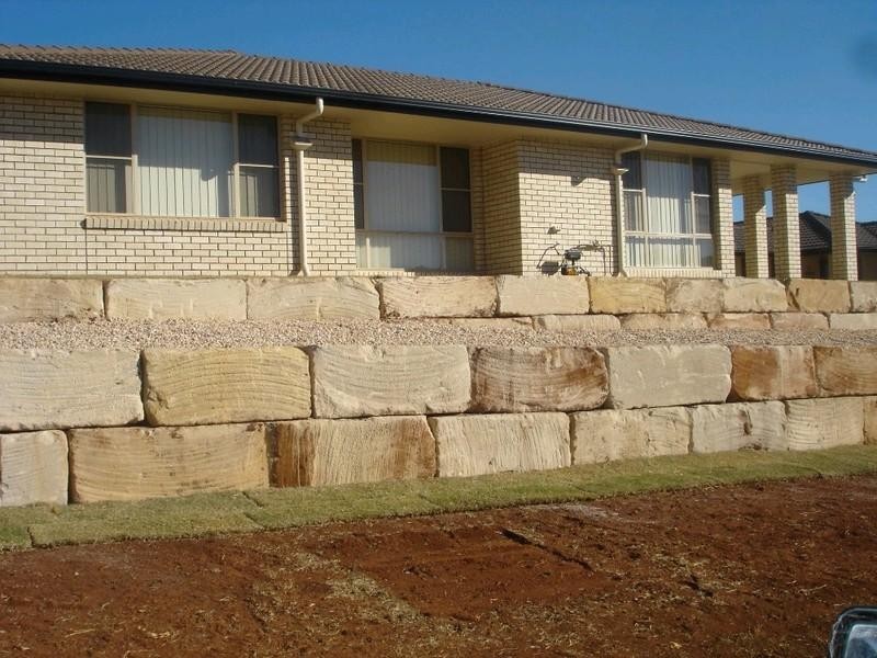 27 Willowburn Drive, Rockville QLD 4350