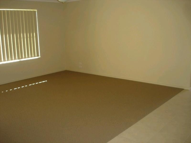 27 Willowburn Drive, Rockville QLD 4350