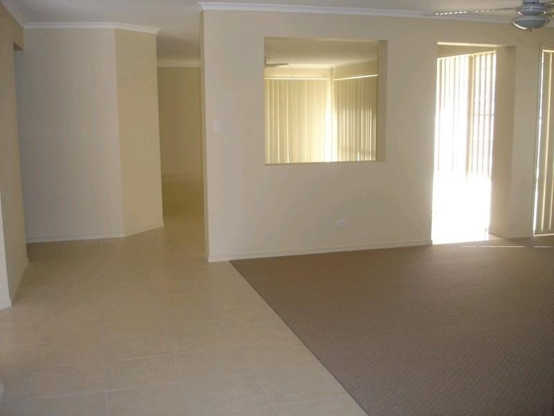 27 Willowburn Drive, Rockville QLD 4350