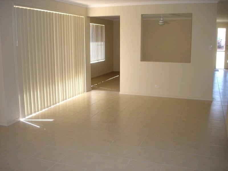 27 Willowburn Drive, Rockville QLD 4350