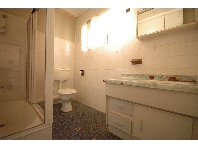 6/203 Campbell Street, Newtown QLD 4350