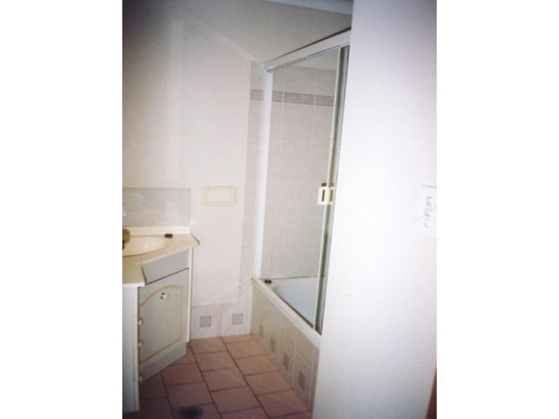 2/7-9 Danica Court, Kearneys Spring QLD 4350