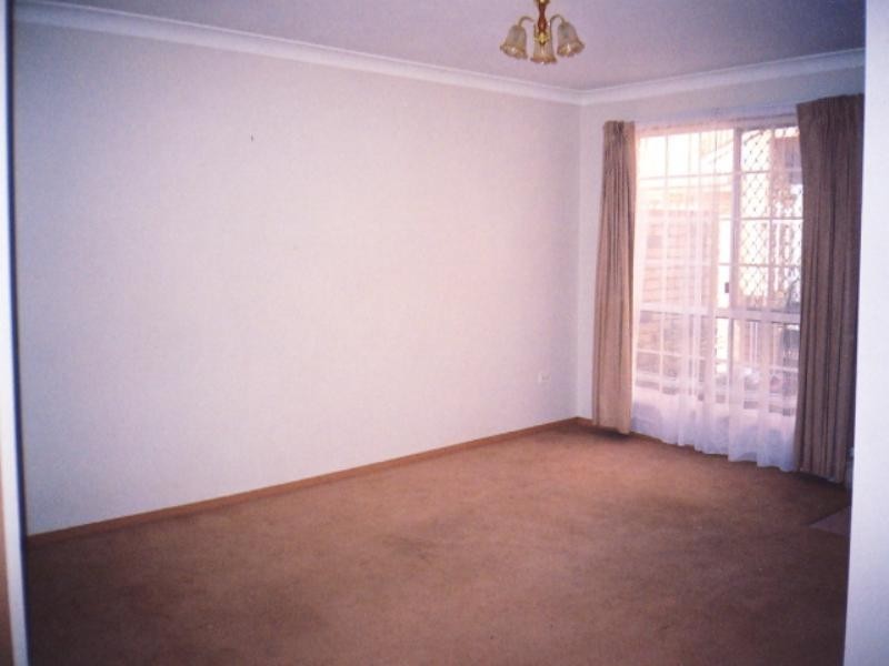 2/7-9 Danica Court, Kearneys Spring QLD 4350