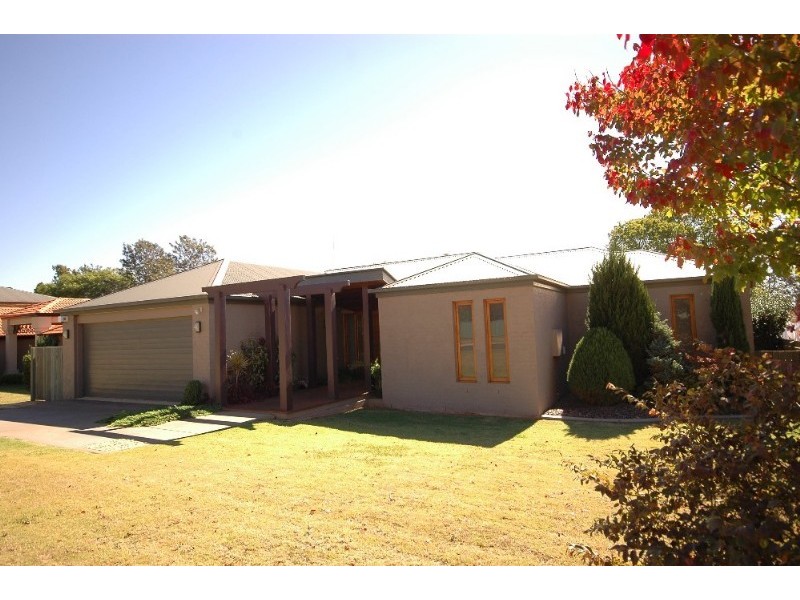 7 Bridget Court, Middle Ridge QLD 4350