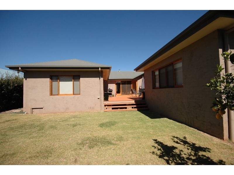 7 Bridget Court, Middle Ridge QLD 4350