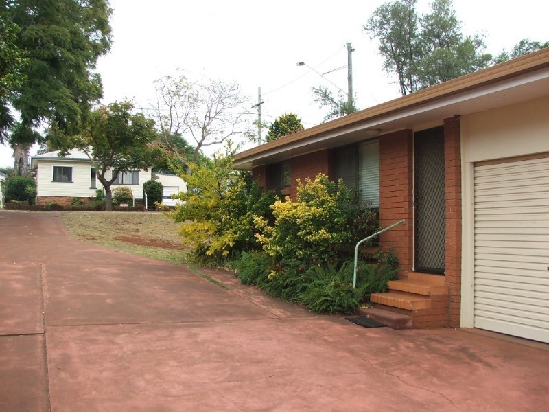 1/210A West Street, South Toowoomba QLD 4350