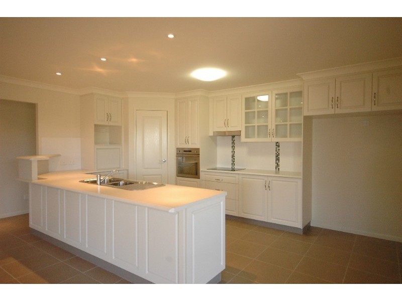 6 Bunkers Hill Road, Westbrook QLD 4350