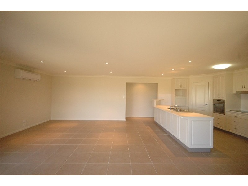 6 Bunkers Hill Road, Westbrook QLD 4350