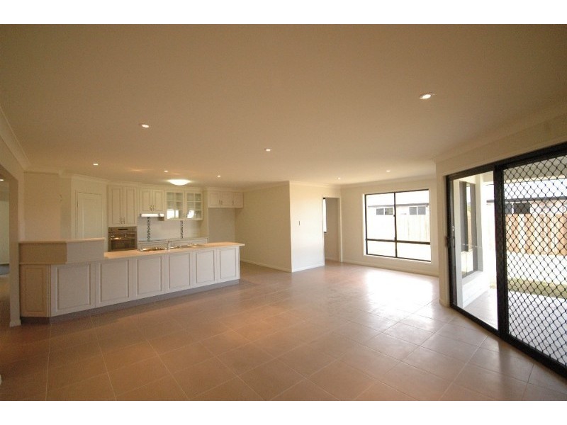 6 Bunkers Hill Road, Westbrook QLD 4350