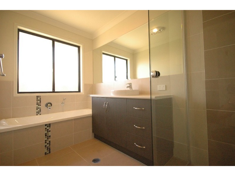 6 Bunkers Hill Road, Westbrook QLD 4350