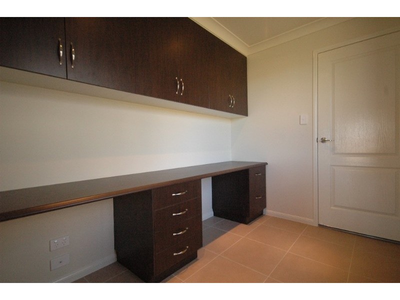 6 Bunkers Hill Road, Westbrook QLD 4350