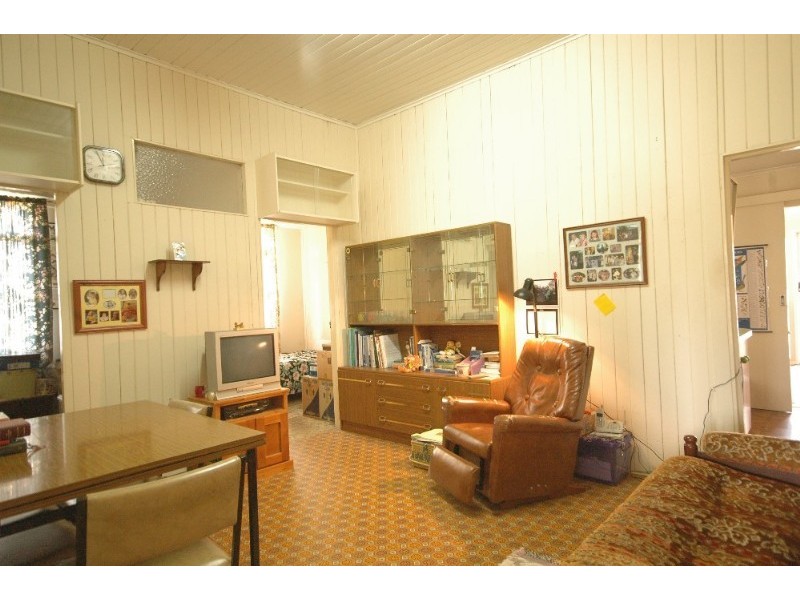 10 Rob Street, Newtown QLD 4350