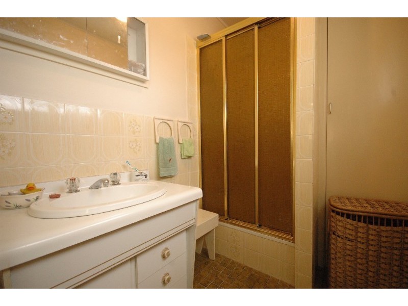 10 Rob Street, Newtown QLD 4350