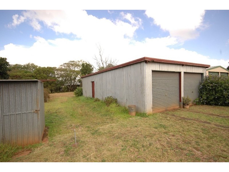 10 Rob Street, Newtown QLD 4350