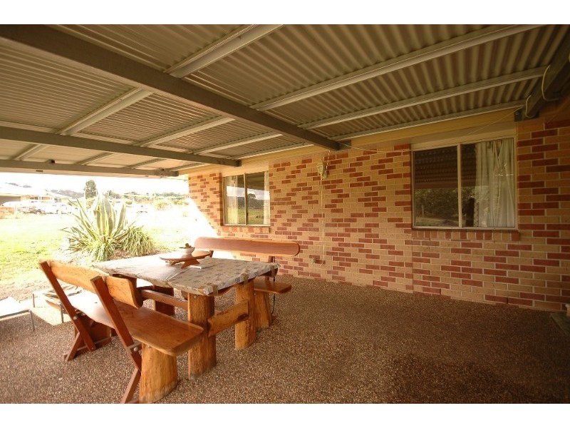 8 Andrews Court, Hodgson Vale QLD 4352