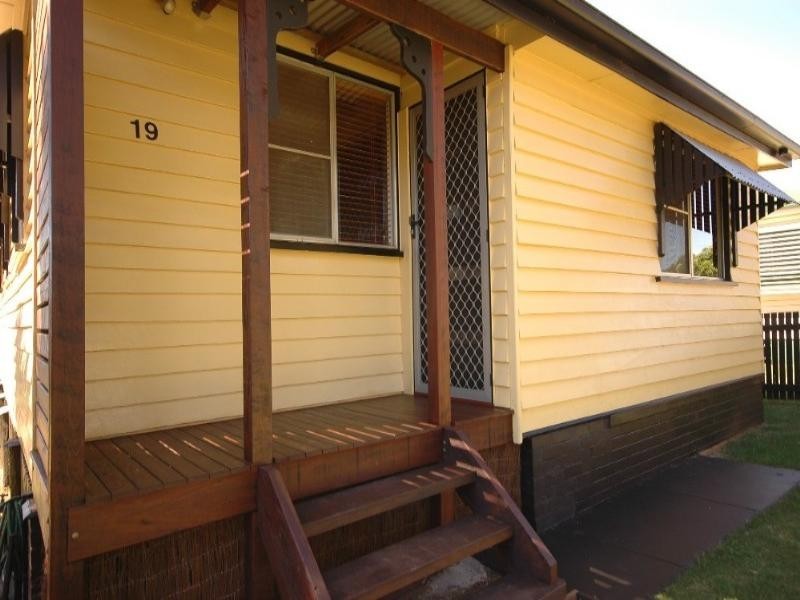 19 Victory Street, Newtown QLD 4350