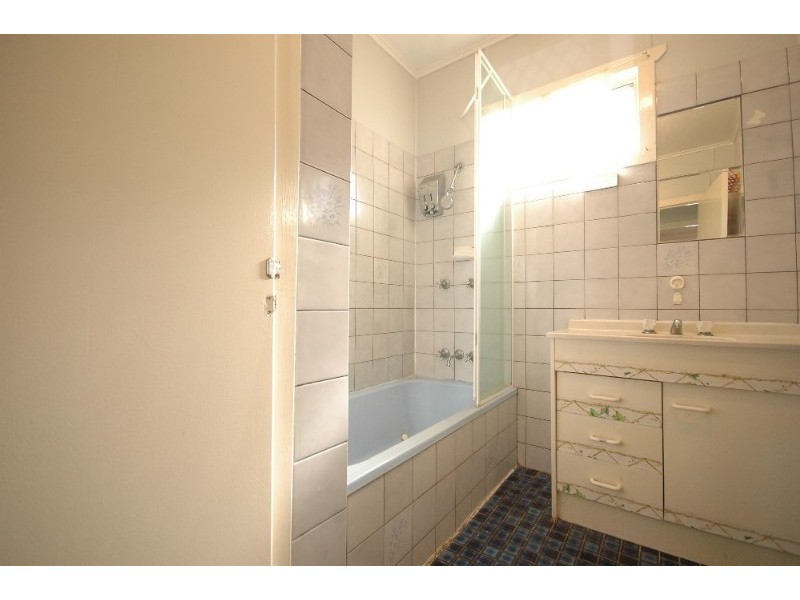 203 Alderley Street, Centenary Heights QLD 4350