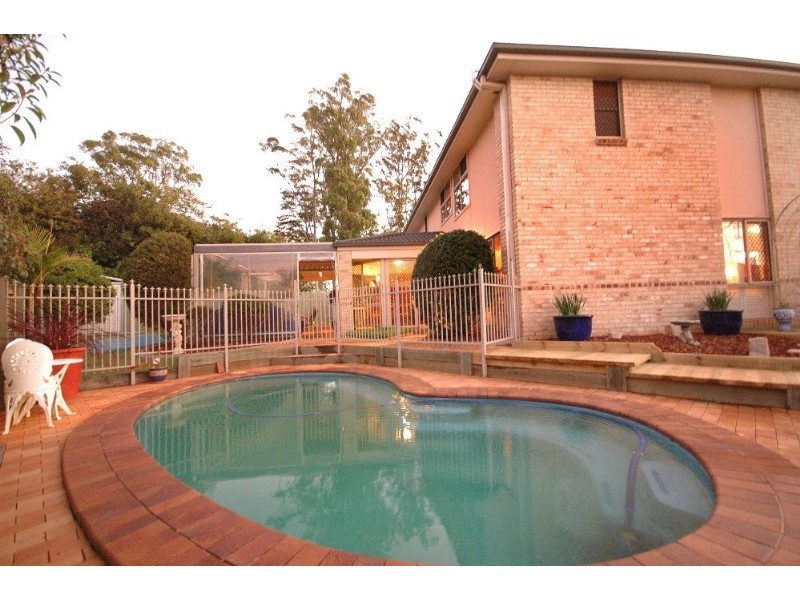 6 Woodlands Close, Middle Ridge QLD 4350