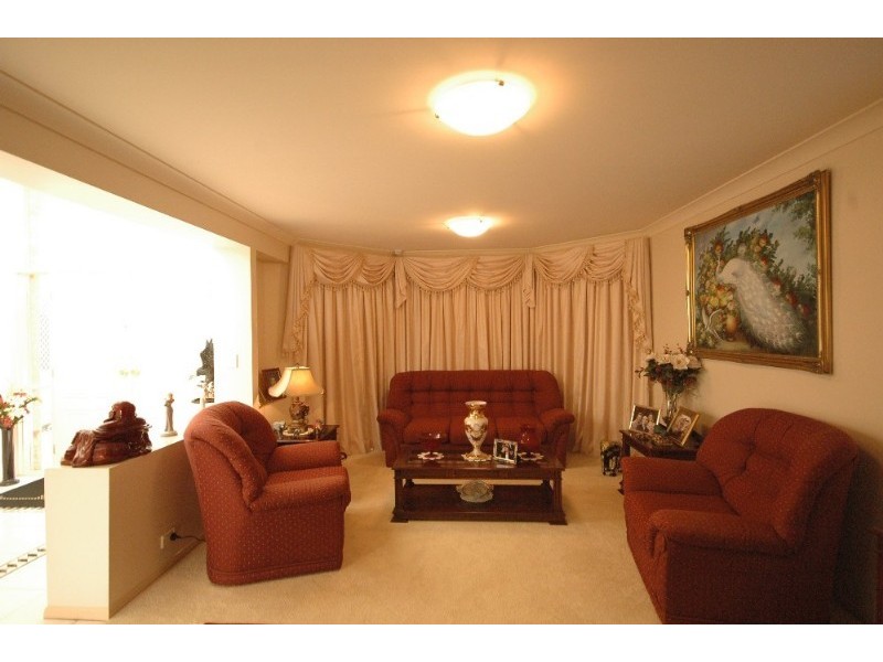 6 Woodlands Close, Middle Ridge QLD 4350