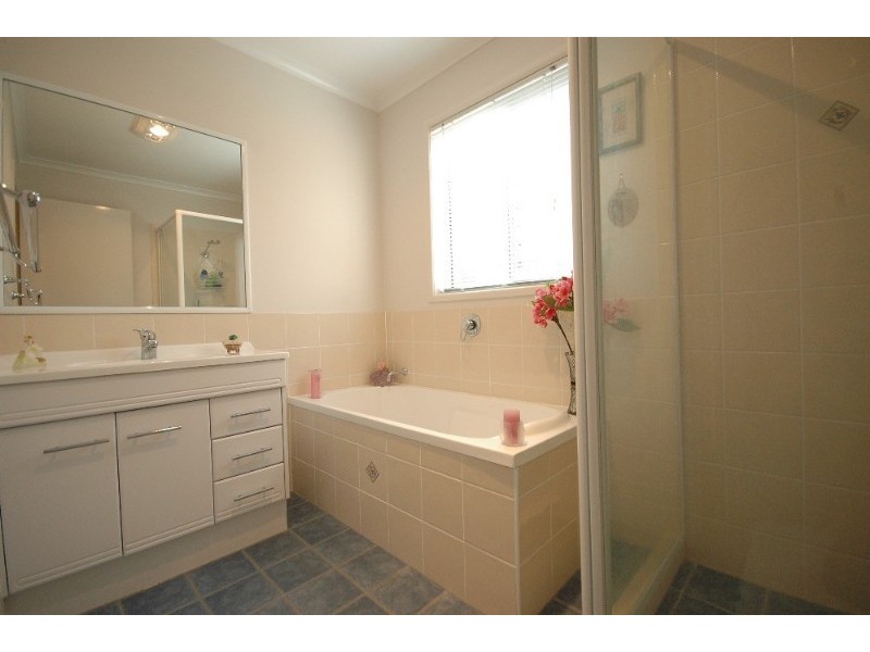 2/2 John Street, East Toowoomba QLD 4350