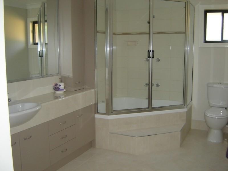 2/42 Hogg Street, Rockville QLD 4350