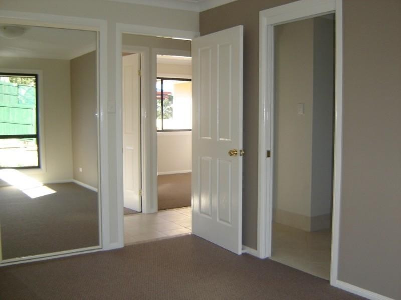 2/42 Hogg Street, Rockville QLD 4350