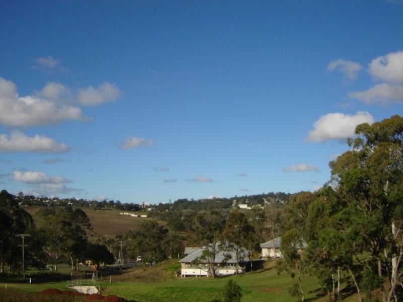 2/42 Hogg Street, Rockville QLD 4350