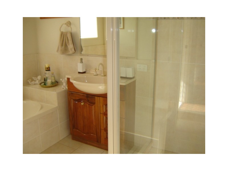 5 Nioka Drive, Highfields QLD 4352