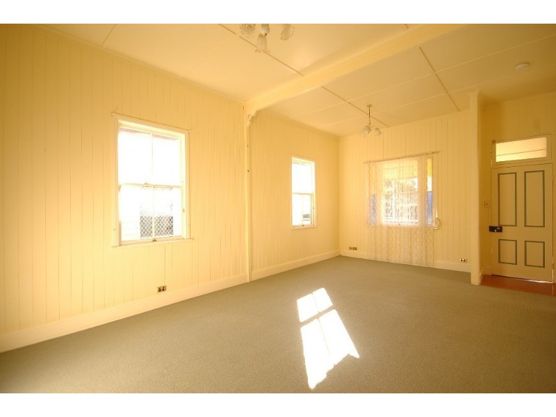 18 Lilley Street, East Toowoomba QLD 4350