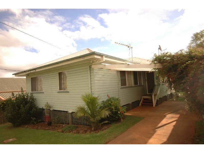 39 Gleeson Crescent, Harlaxton QLD 4350