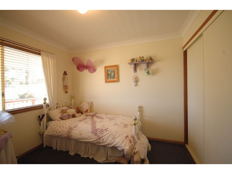 11 Carys Road, Glenvale QLD 4350
