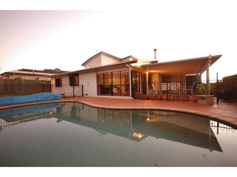 8 La Vista Court, Middle Ridge QLD 4350