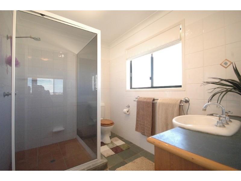 8 La Vista Court, Middle Ridge QLD 4350