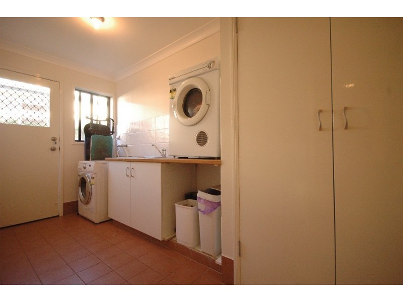 8 La Vista Court, Middle Ridge QLD 4350