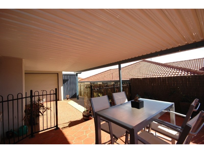 8 La Vista Court, Middle Ridge QLD 4350