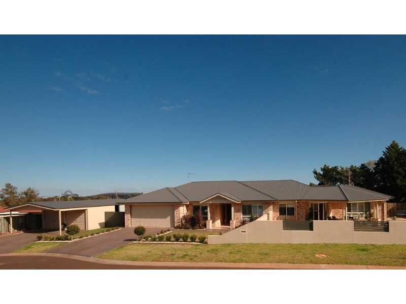 6 Page Court, Kearneys Spring QLD 4350