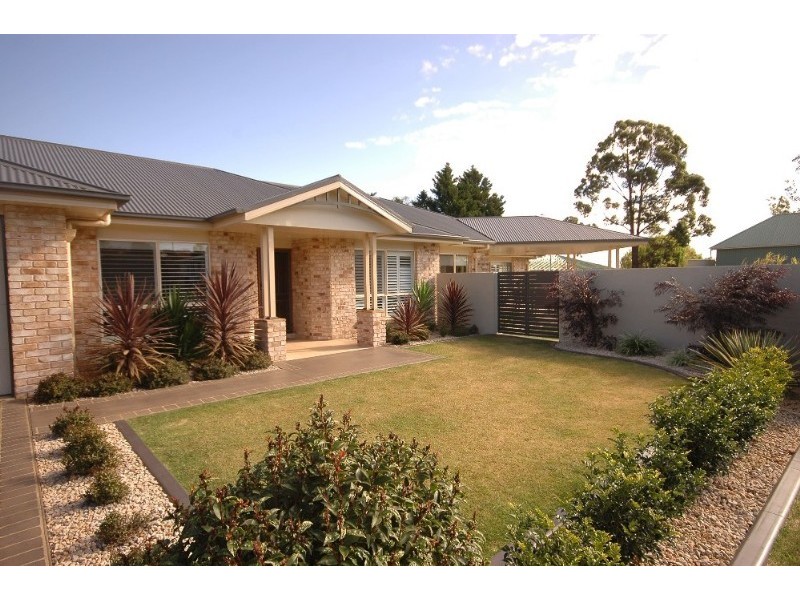 6 Page Court, Kearneys Spring QLD 4350