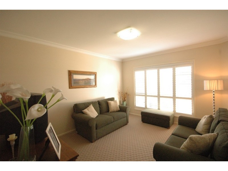 6 Page Court, Kearneys Spring QLD 4350